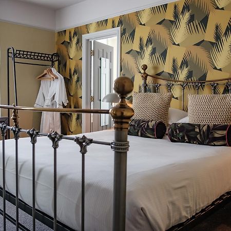 The Bull Hotel Bridport Kültér fotó