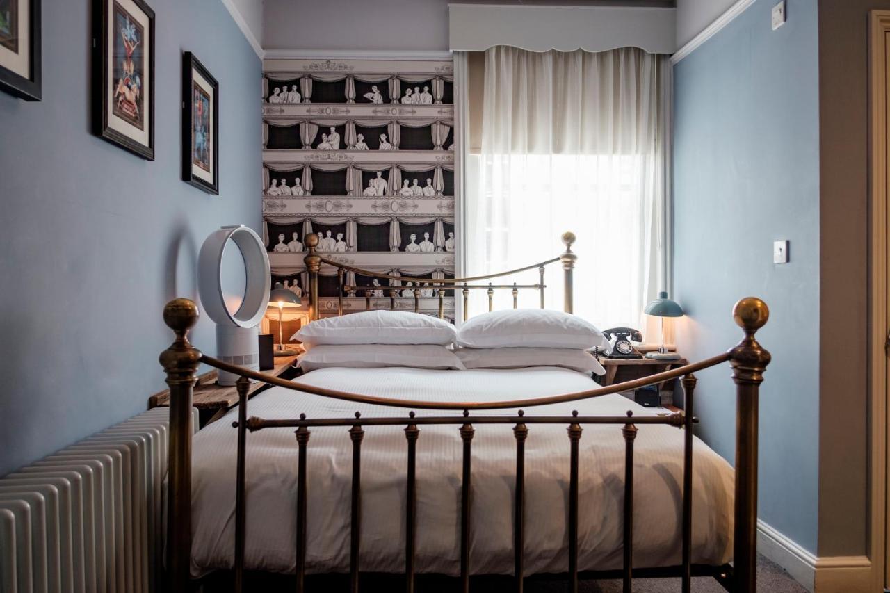 The Bull Hotel Bridport Kültér fotó