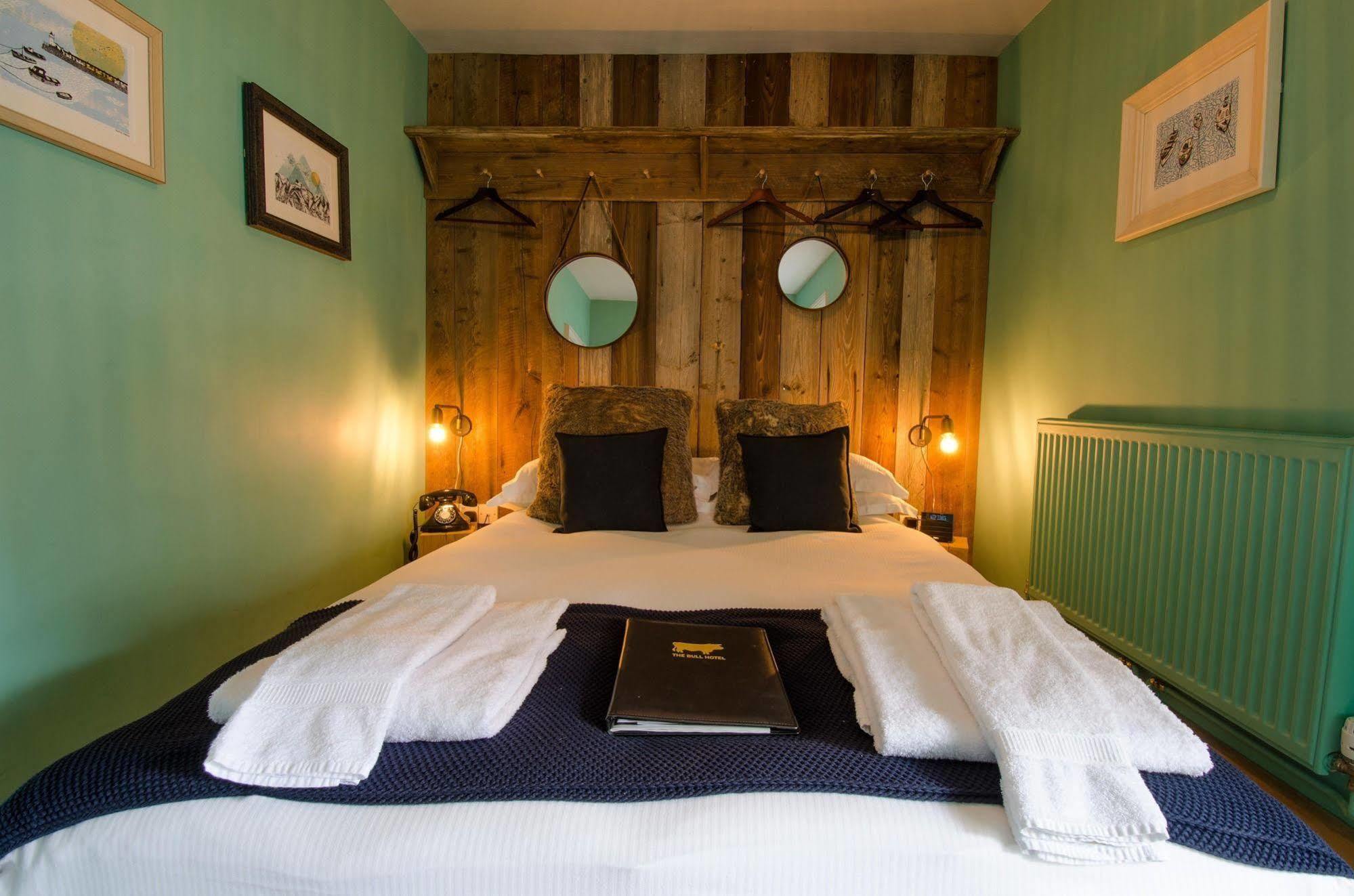The Bull Hotel Bridport Kültér fotó